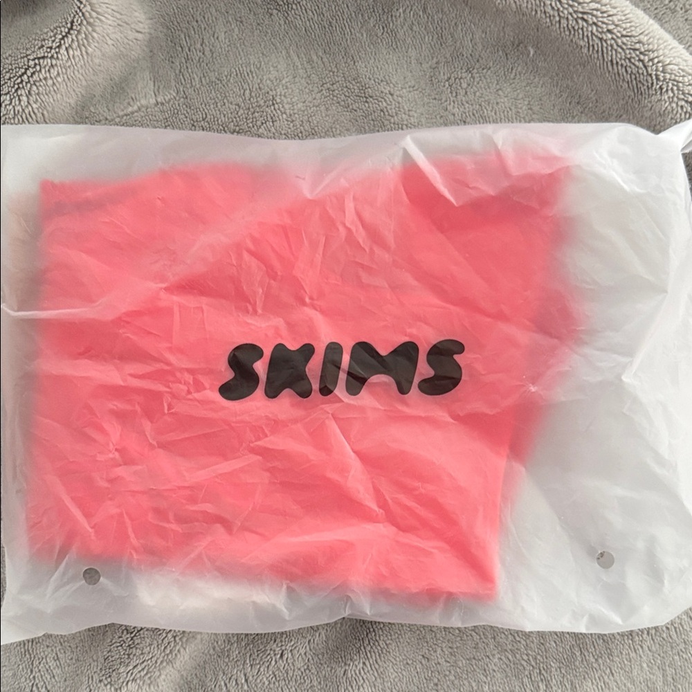 SKIMS Fits Everybody Lace Cami Bodysuit